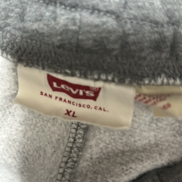 Vintage Levi Baggy Grey Shorts - Picture 3 of 4